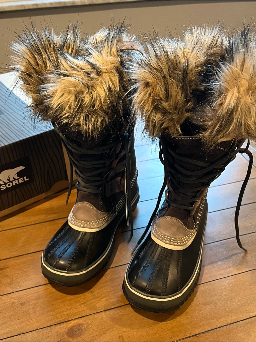 Sorel Women's Black and Brown Faux-Fur Trim Winter Boots